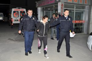 8 ayrı su&ccedil;tan aranan cezaevi firarisi kadın yakalandı