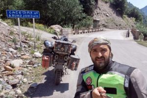 Sigaraya harcayacağı parayla 3 farklı &uuml;lke gezdi