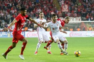 Sivasspor, Antalya'da rahat kazandı
