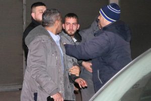 5 kişiyi yaraladılar, gazetecilere saldırmak istediler!