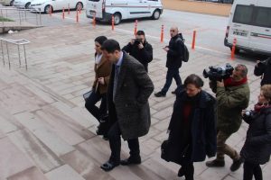 Yunan askerlerin avukatları itiraz i&ccedil;in adliyeye geldi
