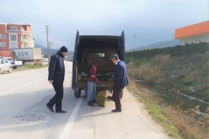 Bursa Gemlik zabıtası ka&ccedil;ak midye avına ge&ccedil;it vermiyor
