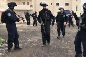 İsrail askerleri 9 Filistinliyi g&ouml;zaltına aldı