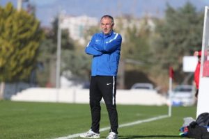 Orhangazi Belediyespor Teknik Direkt&ouml;r&uuml;: "Ligde kalacağız"