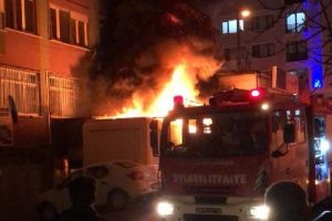 İstanbul'da depoda yangın!