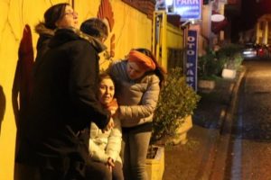 Restoranı yandı, g&ouml;zyaşları i&ccedil;inde izledi