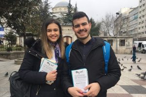 İstanbullular toplu taşımada kitap okuyacak