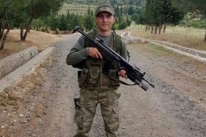 Uzman Onbaşı Fuat Demir şehit d&uuml;şt&uuml;