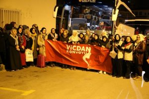 Bursalı kadınlardan "Vicdan Konvoyu"na destek