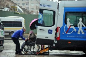 Bursa'da engelli kadınları &ouml;zel servisle spora g&ouml;t&uuml;r&uuml;yorlar