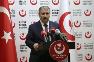 BBP Genel Başkanı Destici'den Yunanistan'a bayrak tepkisi