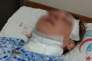 Eşi uykudayken boğazını kesti! &Ccedil;ocukları &ccedil;ığlık atınca...