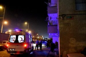 Gen&ccedil; kız yedinci kattan atladı
