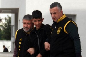 Tekmeyle 2 aylık bebeğin &ouml;l&uuml;m&uuml;ne neden oldu, g&uuml;ld&uuml;!