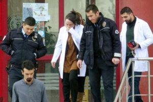 &Uuml;niversiteki hocalar 'cihaz' tartışmasından birbirine girdi!