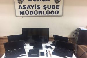 Bursa'da 3 ev ve 1 iş yerini soyan hırsızlık zanlısı tutuklandı