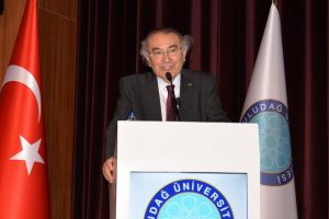 Prof. Tarhan Bursa'da konuştu: "Narsistlerin &ccedil;oğu liderler arasından &ccedil;ıkıyor"