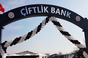 Bakan'dan canlı yayında flaş &Ccedil;iftlik Bank a&ccedil;ıklaması! 'İnsanları kandırıyorlar'