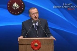 Erdoğan'dan &ccedil;ok sert s&ouml;zler: Din adamı diye ortaya &ccedil;ıkıp...