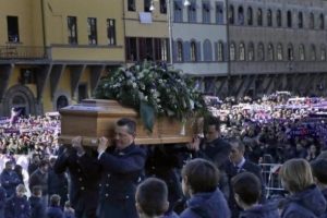 Fiorentinalı Astori son yolculuğuna uğurlandı
