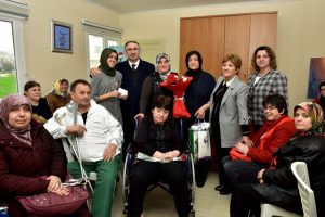 Bursa Mustafakemalpaşa Belediye Başkanı Kurtulan, kırsaldaki kadınlarla buluştu