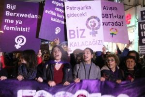 İstiklal Caddesi'nde b&uuml;y&uuml;k y&uuml;r&uuml;y&uuml;ş!