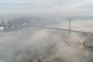 Sis yeniden bastırdı: Vapur seferleri durdu