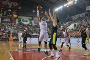 Fenerbah&ccedil;e, Karşıyaka deplasmanında kazandı