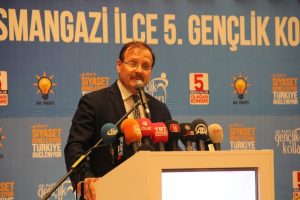 &Ccedil;avuşoğlu, Bursa'da AK Parti Osmangazi Gen&ccedil;lik Kolları kongresine katıldı