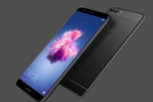 Huawei P Smart T&uuml;rkiye'de satışa &ccedil;ıktı!