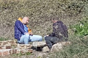 Otoyol kenarında y&uuml;rek sızlatan bonzai krizi