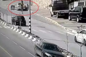 Cep telefonuyla yaptığı konuşma sonu oldu