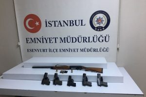 Silah t&uuml;ccarlarına darbe: 2 kişi tutuklandı