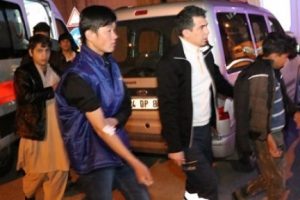 Tavuk d&ouml;ner yiyen 26 &ccedil;ocuk hastaneye kaldırıldı!