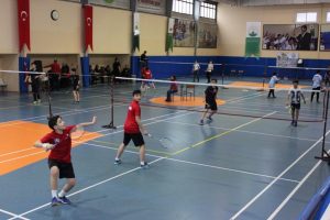 Bursalı badmintoncular Yıldızlar Ligi'nde raket sallayacak