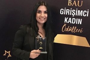 Bahçeşehir Üniversitesi'nden Bursalı iş kadınına ödül