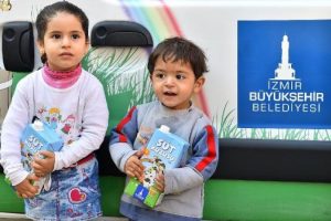 İzmir'den Suriyeli çocuklara yardım eli