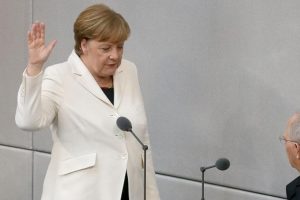 Merkel Başbakanlık yeminini etti