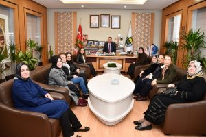 Bursa'da annelerin "Mehmetçiğe Boyunluk" projesinde 10 bine ulaşıldı