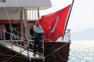 Yunanistan'ın alıkoyduğu aldığı milyon dolarlık Türk teknesi bırakıldı!