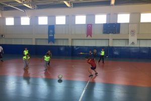 Bursa Büyükorhan'da çocuklar spora doyuyor