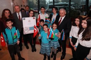 Azerbaycanlı &ouml;ğrencilerden Afrin kahramanlarına mektup