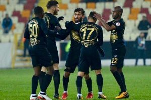S&uuml;per Lig'de yarın oynanacak ma&ccedil;ların muhtemel 11'leri