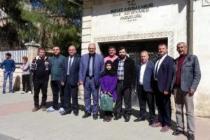 Ortaokul &ouml;ğrencisi Emine, 'sıra dışı okur' se&ccedil;ildi