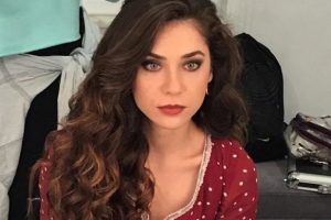 Fulya Zenginer'in annesi vefat etti