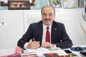 Bursa Mudanya Belediye Başkanı T&uuml;rkyılmaz, il&ccedil;eye marş yazdı