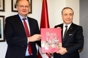 B&uuml;y&uuml;kel&ccedil;i Christian Berger'den Mustafa Cengiz'e ziyaret