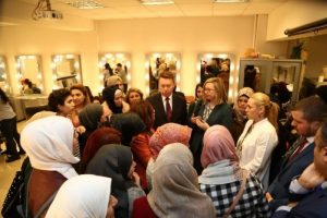 Suriyeli 30 kadından  'Yaşama G&uuml;zellik Katıyoruz' projesi