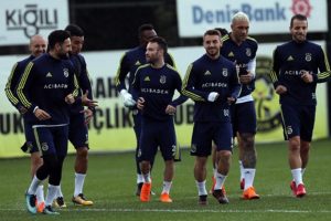 Fenerbah&ccedil;e derbiye hazırlanıyor