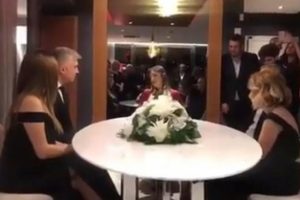&Ouml;zcan Deniz ile Feyza Aktan'ın nikahından ilk g&ouml;r&uuml;nt&uuml;